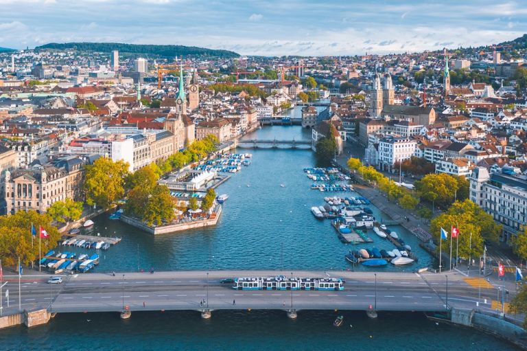 Röhlig Logistics erweitert sein globales Netzwerk mit der Eröffnung einer  Niederlassung in der Schweiz